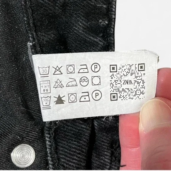 😎 Zara Black Denim Shorts~Women’s Sz 4~High-Rise~Button Fly~Distressed Design - Picture 7 of 8